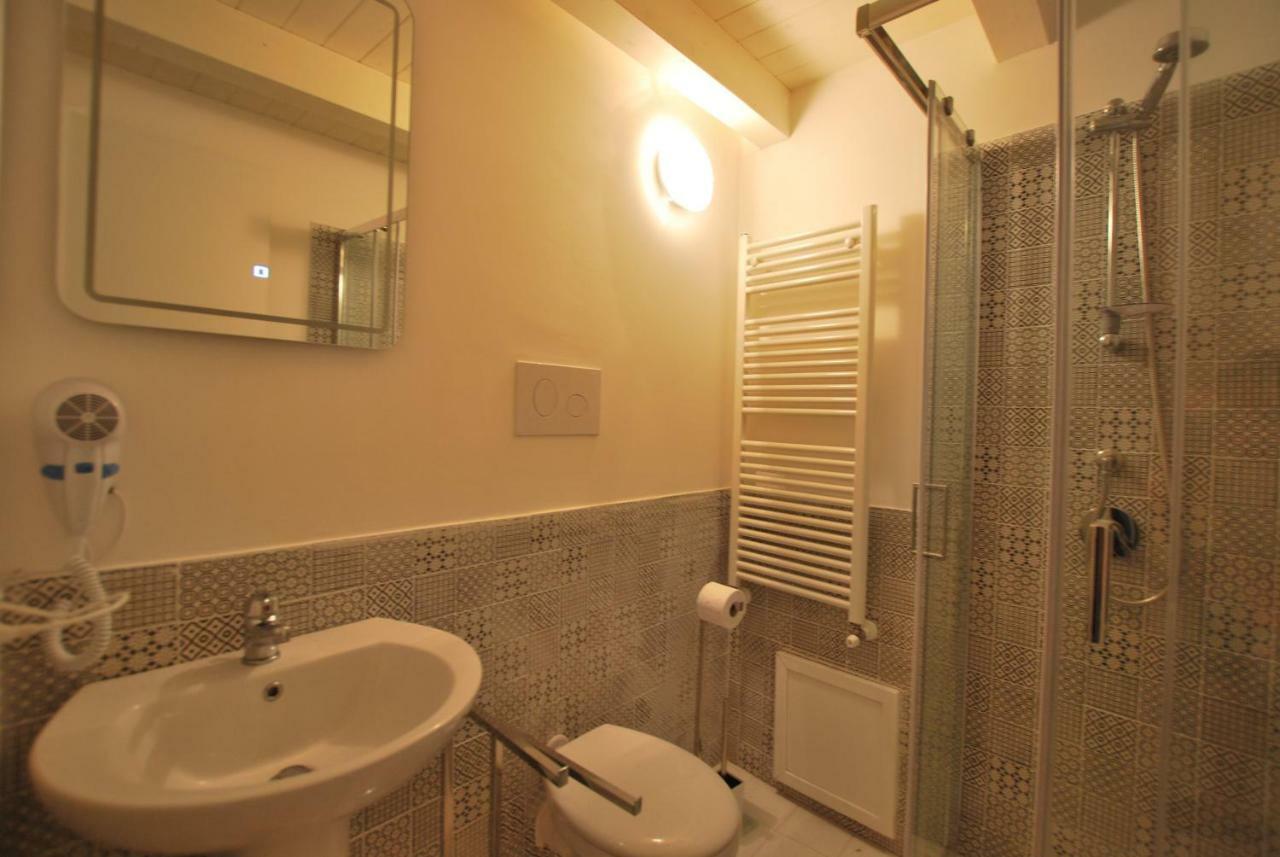 Discesa Delle Capre Studio Confort ปาแลร์โม ภายนอก รูปภาพ
